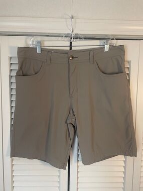 Toad&Co Men's Rover Canvas Shorts Sz 34 taupe zippered back pocket stretchy